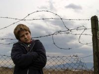 Невидимые дети (2005)